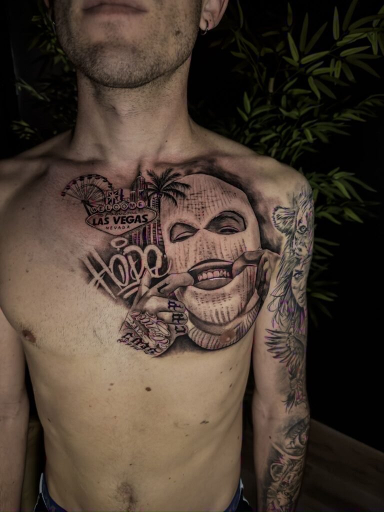 Tatuaje en el pecho izquierdo